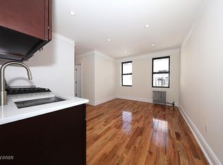 3220 34th Ave APT 5C, Astoria, NY 11106