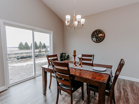 Photos of a similar Hemlock home