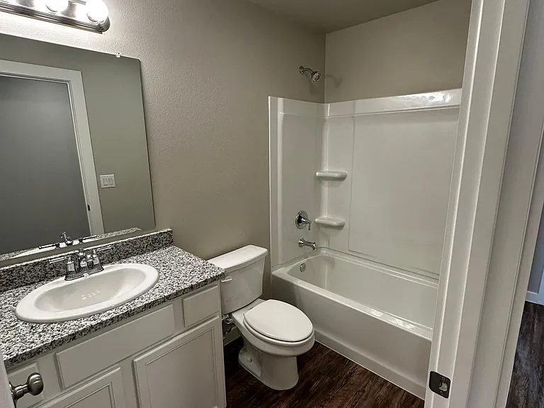 3404 Tiffin Ave #B — Photo 8