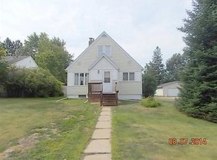 315 9th St NE, Chisholm, MN 55719