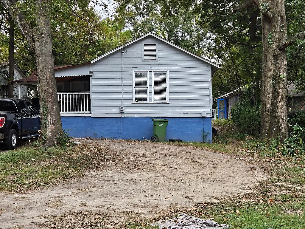 708 43rd St photo 1