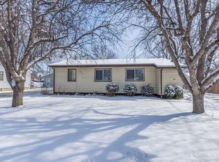 143 Edgewood Rd NW, Cedar Rapids, IA 52405