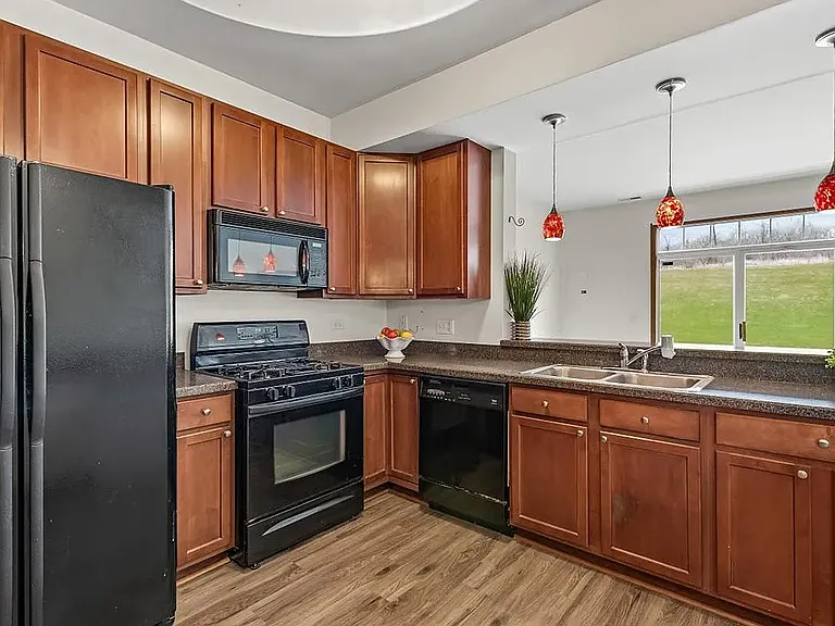 2260 Flagstone Ln — Photo 40