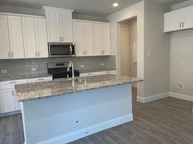 588 Hutchinson Ln — Photo 31