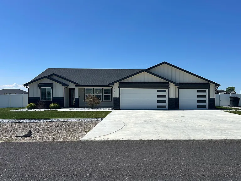 4595 NW Purple Sage Cir — Photo 1
