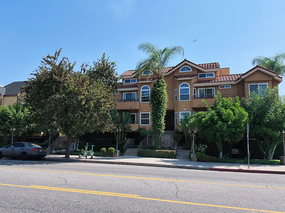 5102 Tujunga Ave #7