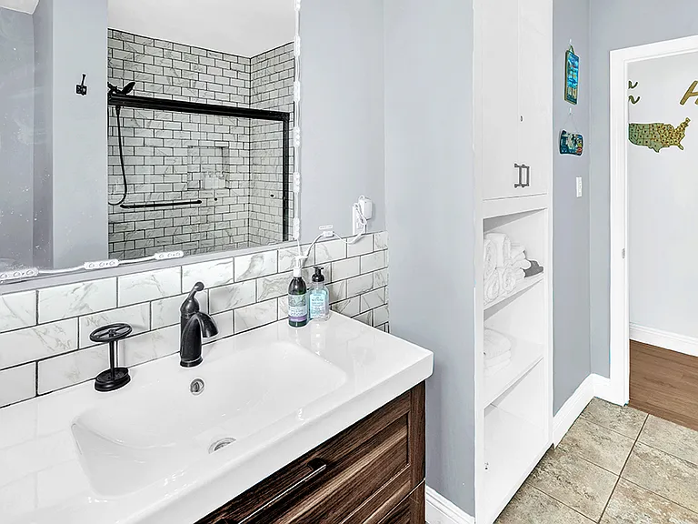 W 35th Pl — Photo 9