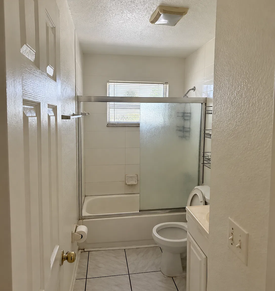 4 bed, 1175 sqft, $2,300 — Photo 4