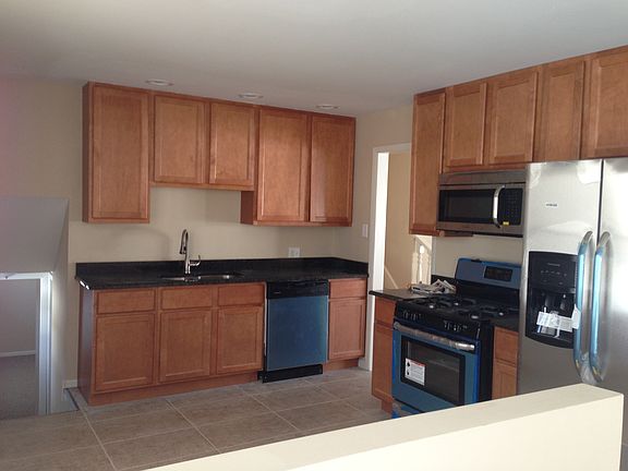 3rd image of 701 Lexington Dr