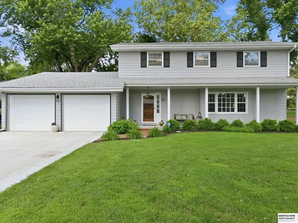 604 Meadow Rd, Omaha, NE 68154