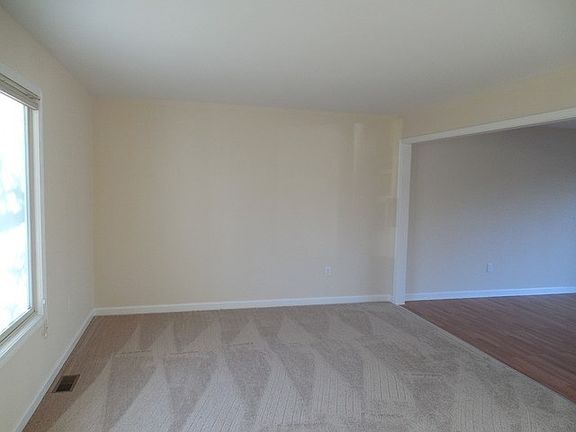 3rd image of 1323 Westminster Ln