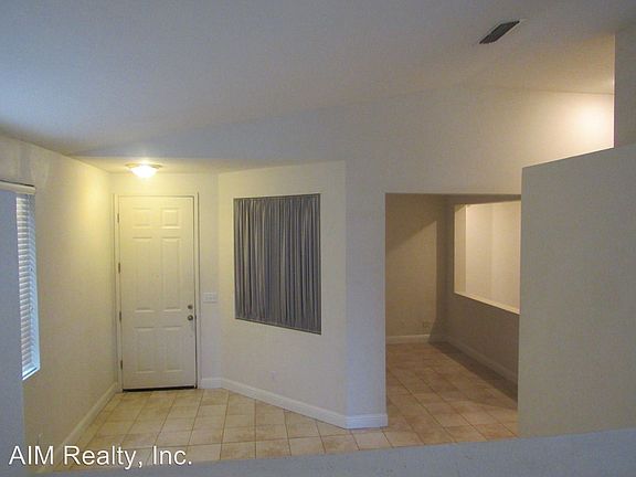 4th image of 533 Mountain Park Dr