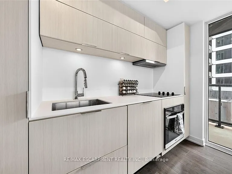 370 Martha St #710 — Photo 27