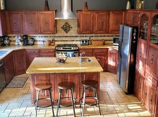 1217 Crestview Ln, Bismarck, ND 58501