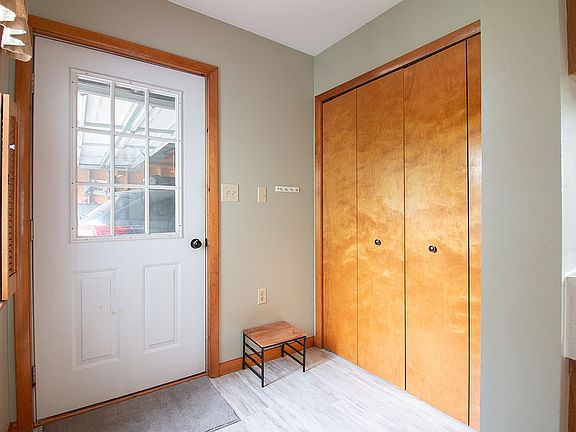 Mudroom/laundry
