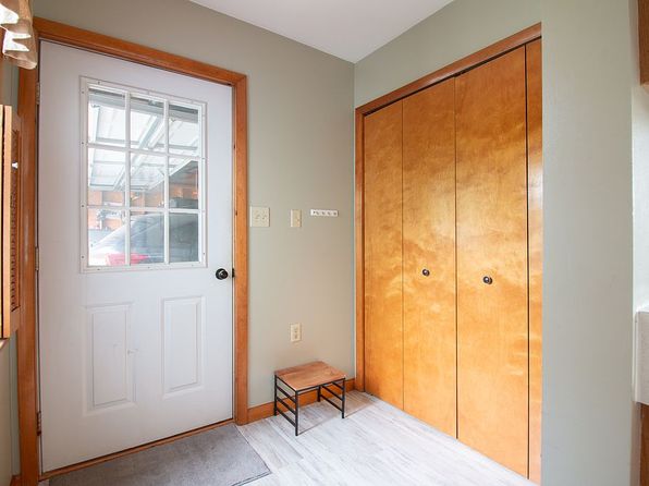262 Walnut Ln, Jersey Shore, PA 17740