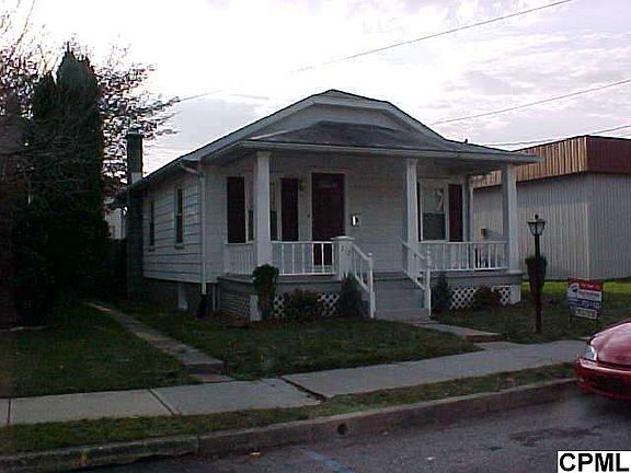 3rd image of 212 10th St