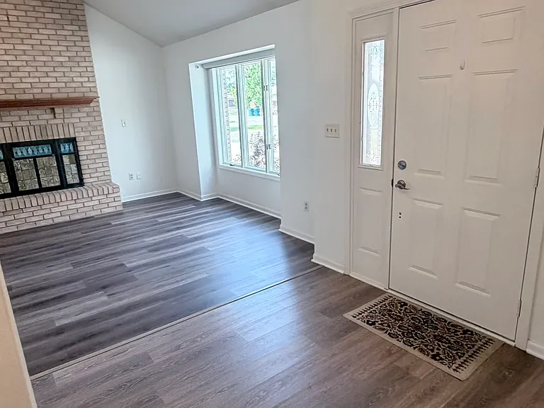 1109 Cambridge Ln — Photo 7