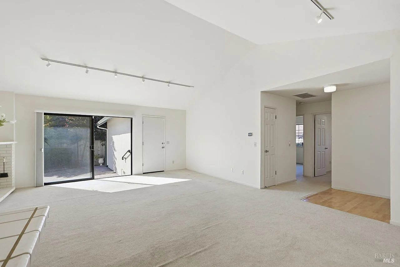 1409 Morning Glory Drive - Photo 7