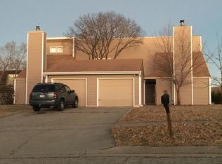 942 SW Kent Pl, Topeka, KS 66606
