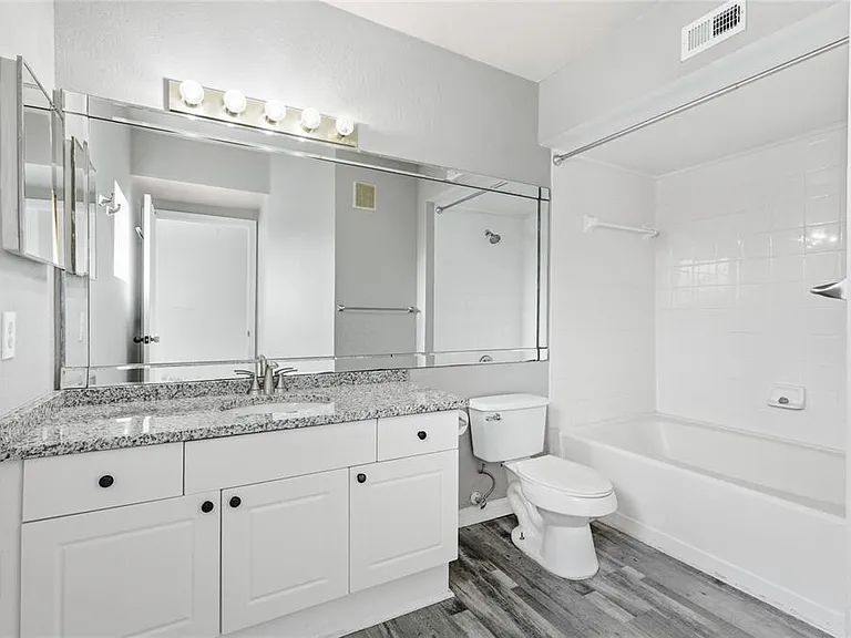 5122 Northridge Rd #307 — Photo 20