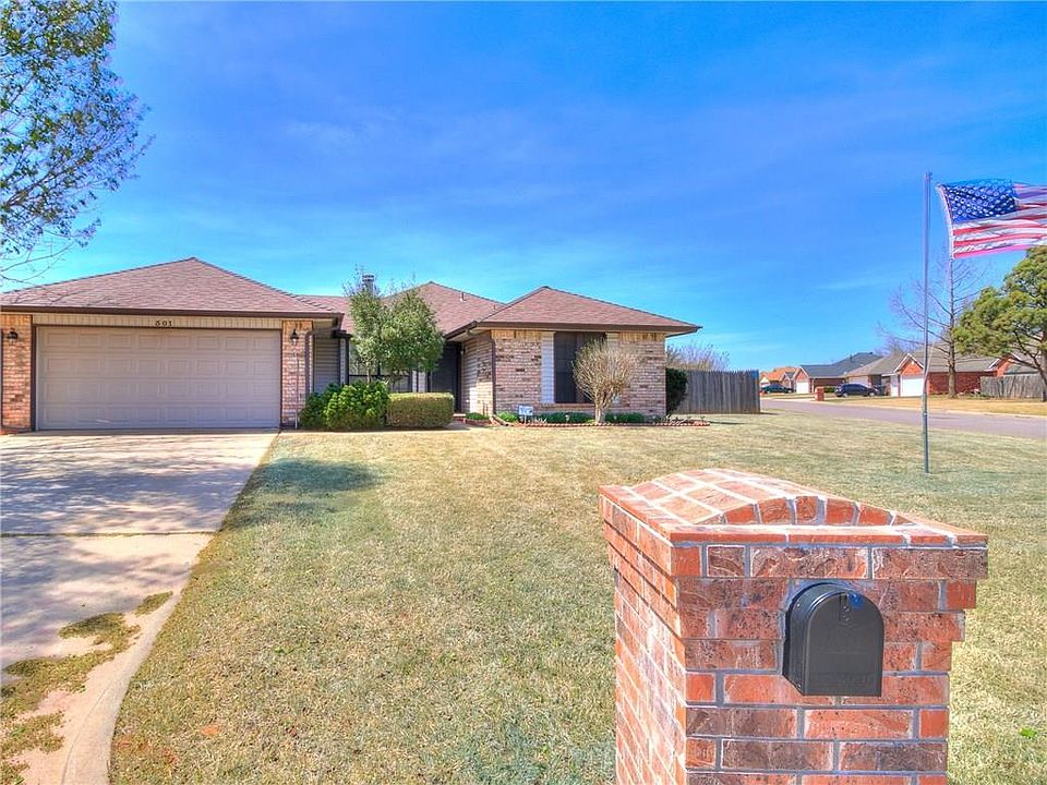 1st image of 501 Greenfield Dr