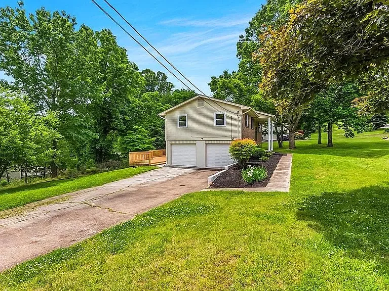 405 E Kings Gate Rd — Photo 16