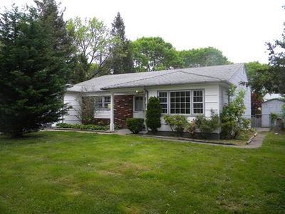 94 Henderson Rd, Kendall Park, NJ, 08824