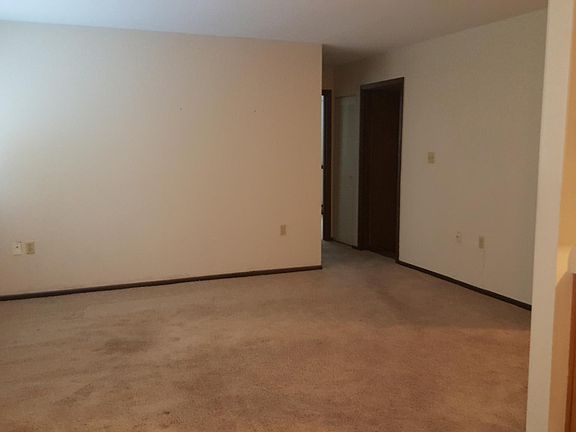 5th image of 4 5th St SE APT 4
