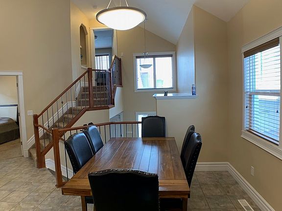 4th image of 145A Mayflower Cres