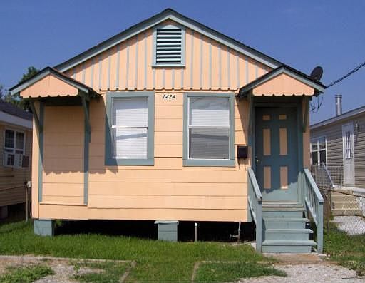1st image of 1424 Esther St