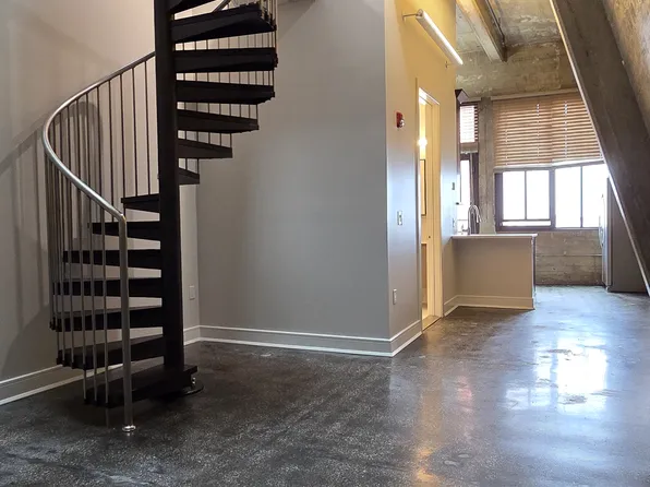 225 McWhorter St #401, Newark, NJ 07105