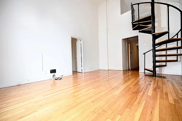 Rented by Urbane Brokerage | media 36