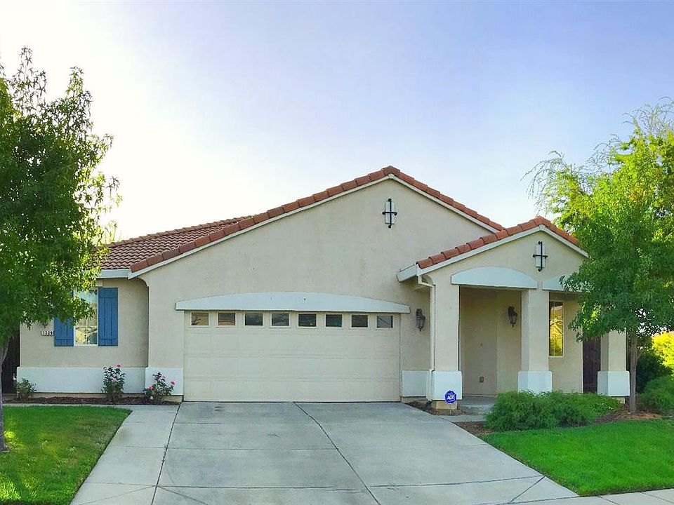 1st image of 1329 Standish Cir