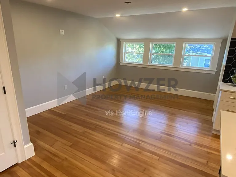 50 E Clinton St #4 — Photo 14