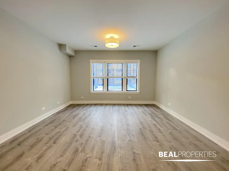 916 Crain St #101 — Photo 6