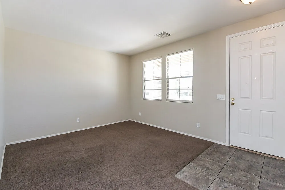 4 bed, 2.5 bath, 3182 sqft, $2,315 — Photo 2