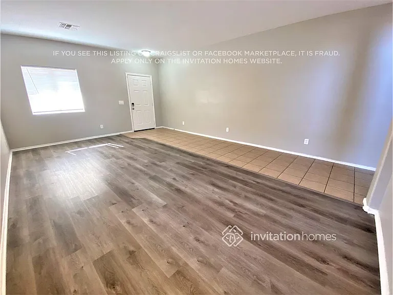 2207 N 92nd Gln — Photo 3
