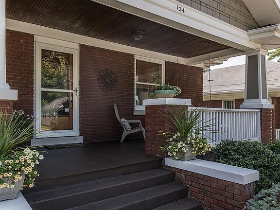 4th image of 124 Bassett Ave