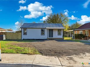 127 Roosevelt Dr, Seguin, TX 78155