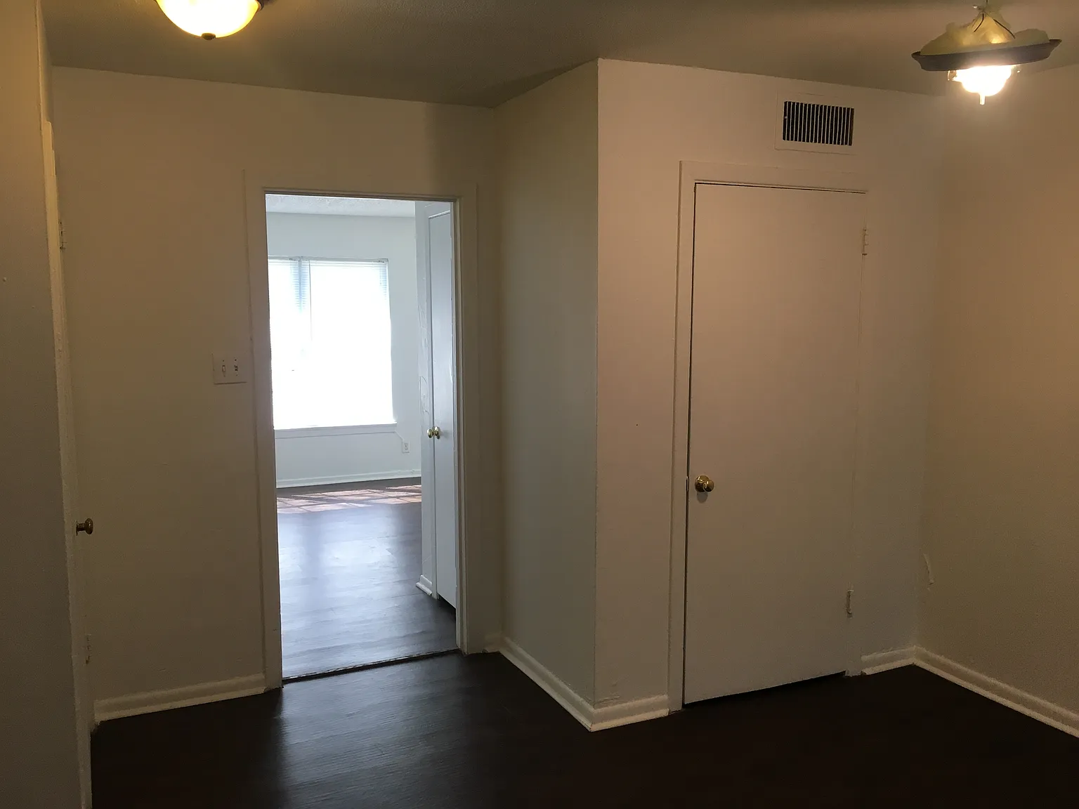 3 bed, $1,100 — Photo 2
