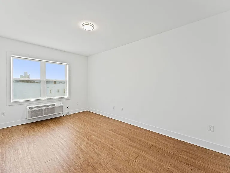 429 Bergen Ave #407 — Photo 7