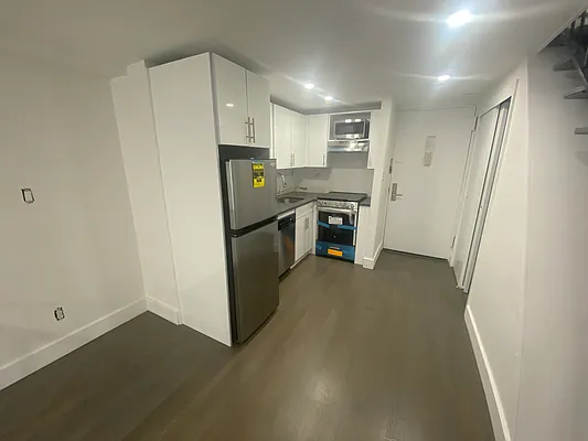 Rented by Mallory Management Corp | media 16