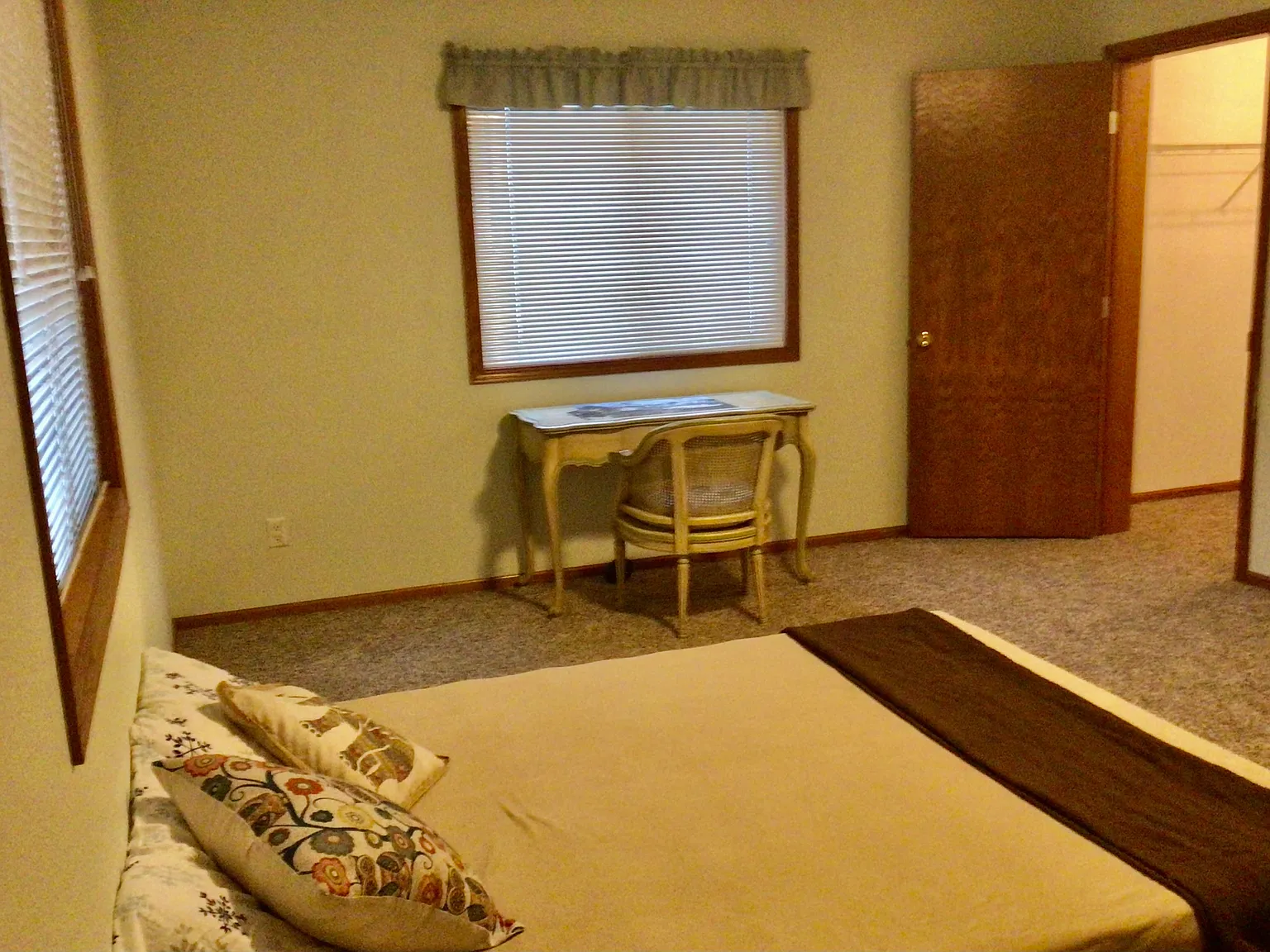4 bed, 2080 sqft, $2,400 — Photo 4