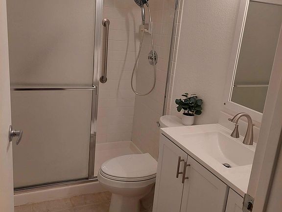 5th image of 1544 Bailey Rd APT 3