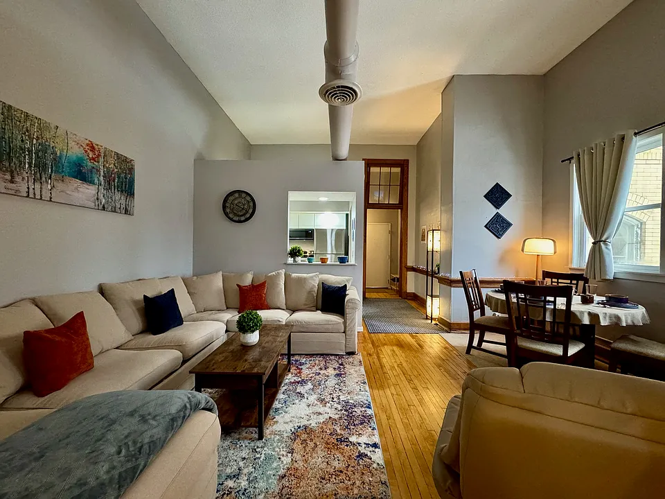 100 Broad St #202