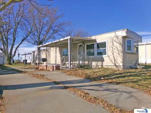 2409 Arapahoe Trl, Beatrice, NE 68310