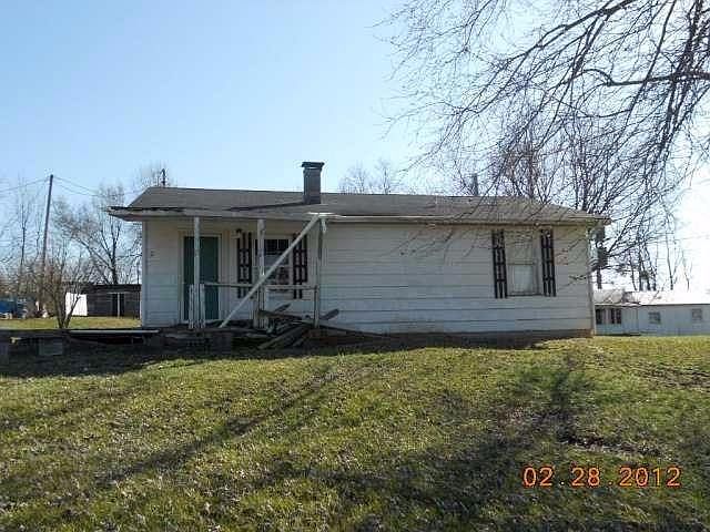 2nd image of 207 Powerline Rd #209