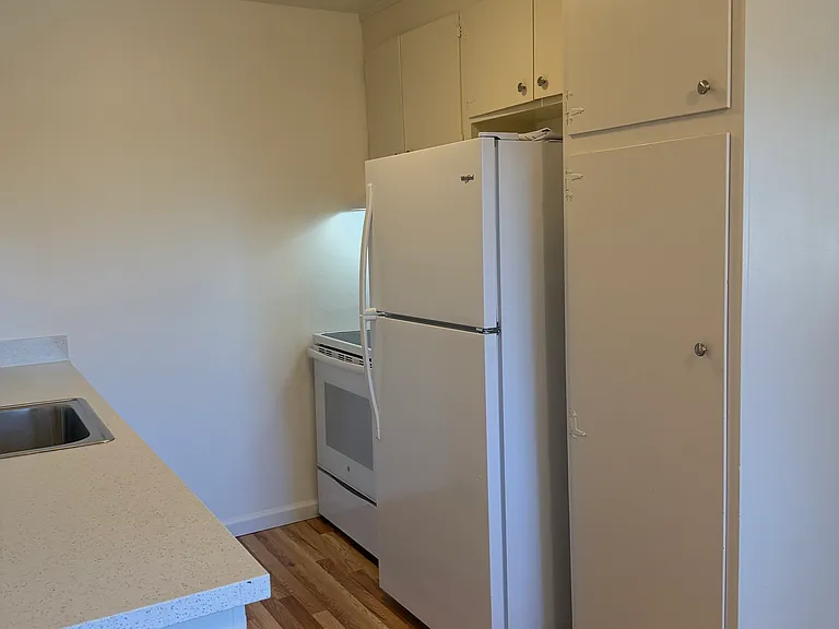 242 Curtner Ave #F — Photo 17