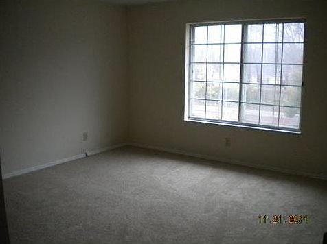 5th image of 924 Park Central Dr S